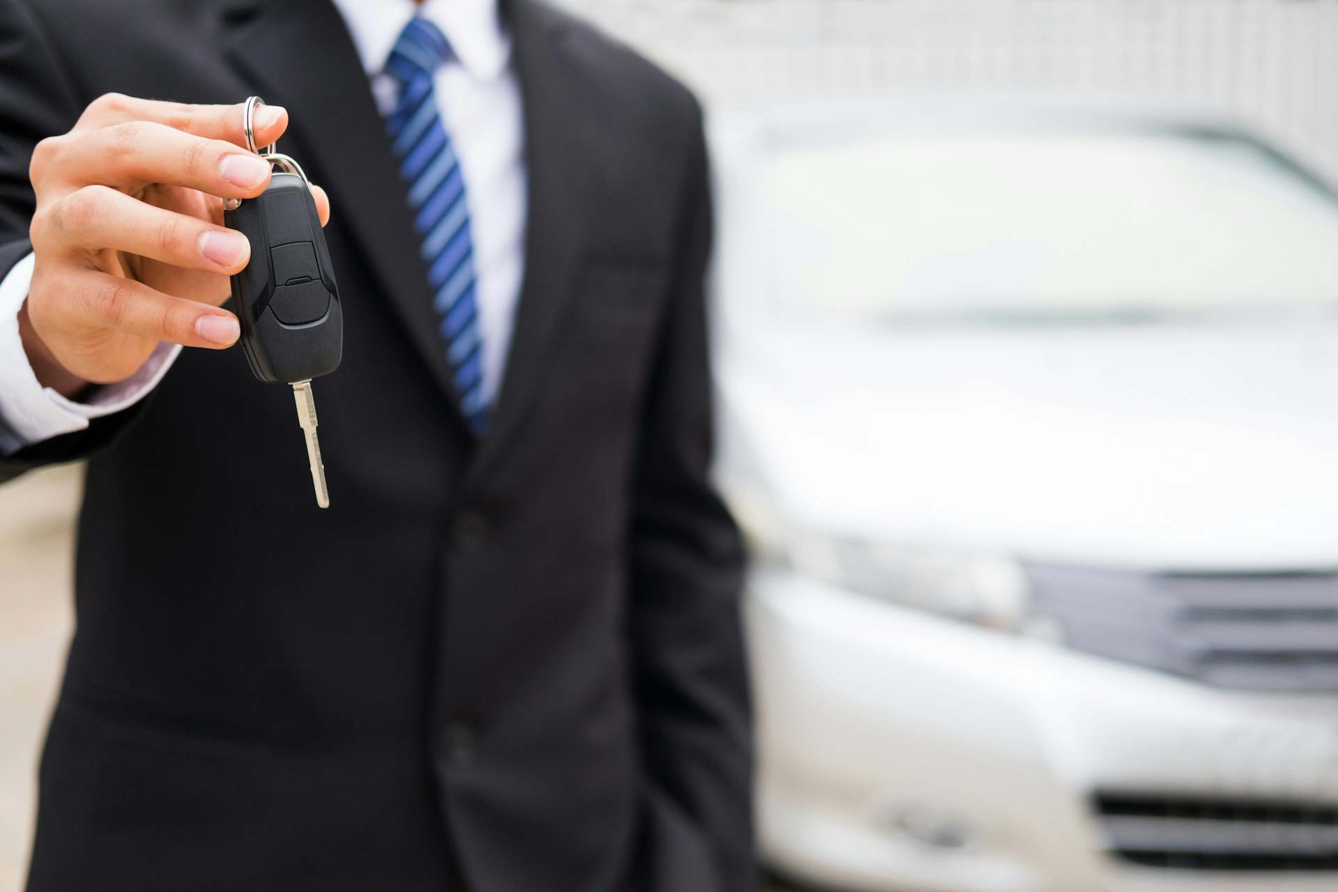 primer plano de las llaves de un coche